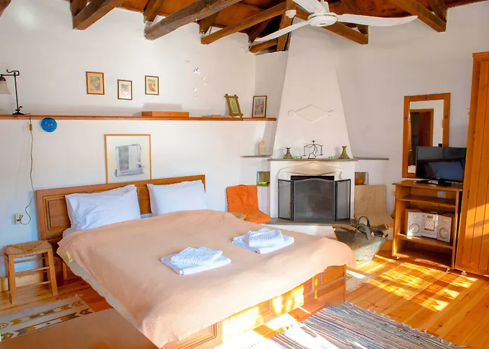 Chrissi Nefeli アギオス・ゲルギオス・ニリアス